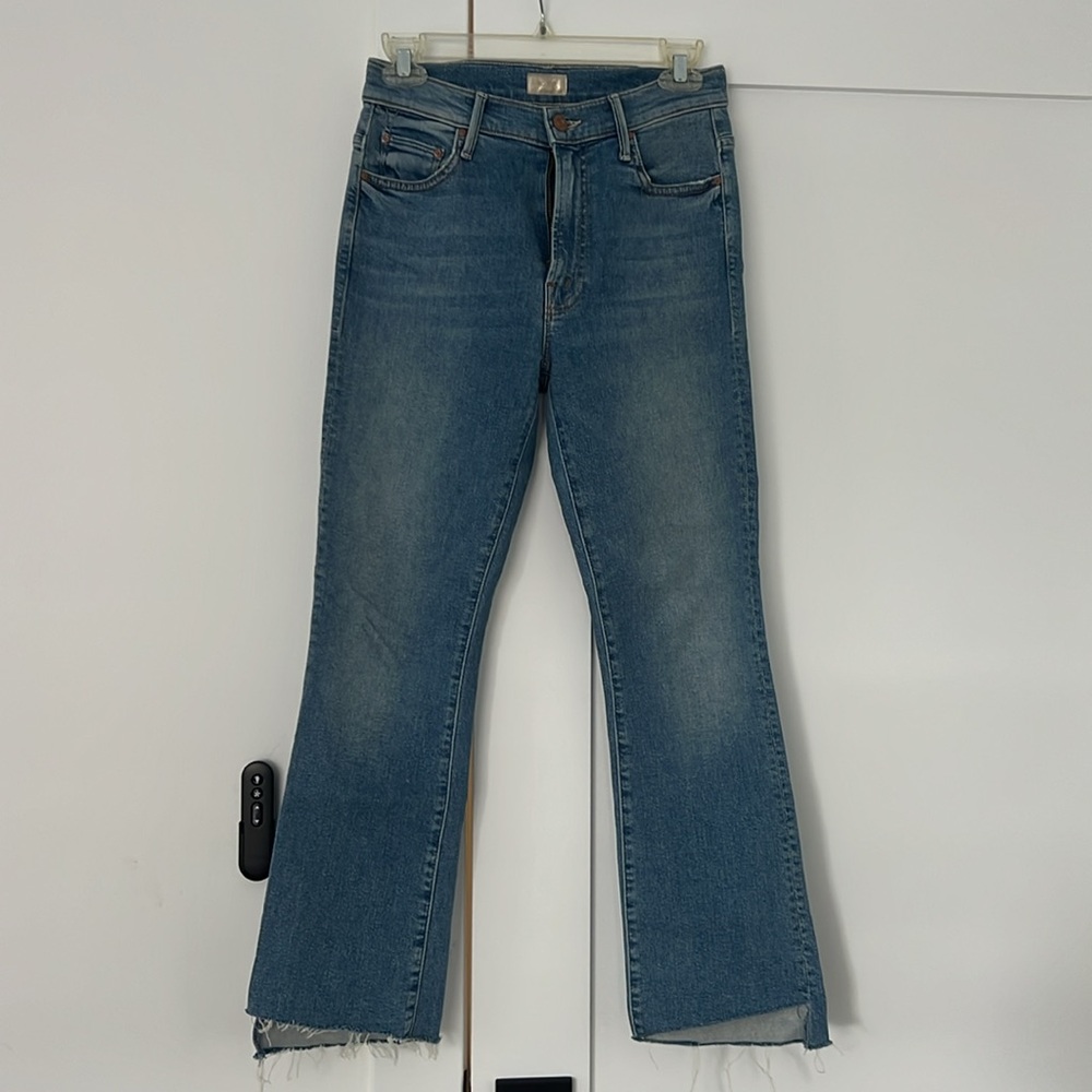 Mother Denim Insider Crop Step Fray Jean in Shoot to Thrill